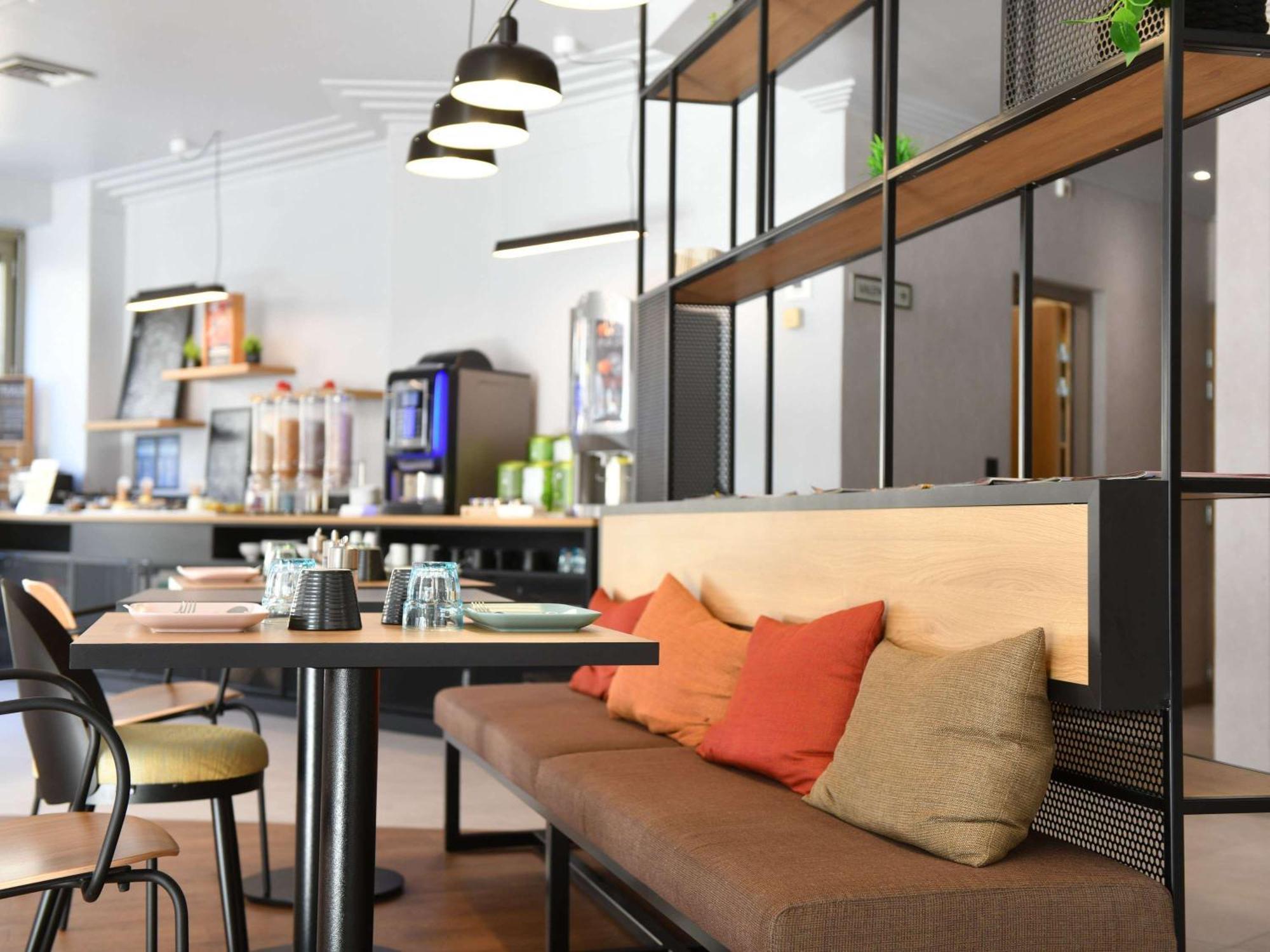 Ibis Шатору Экстерьер фото