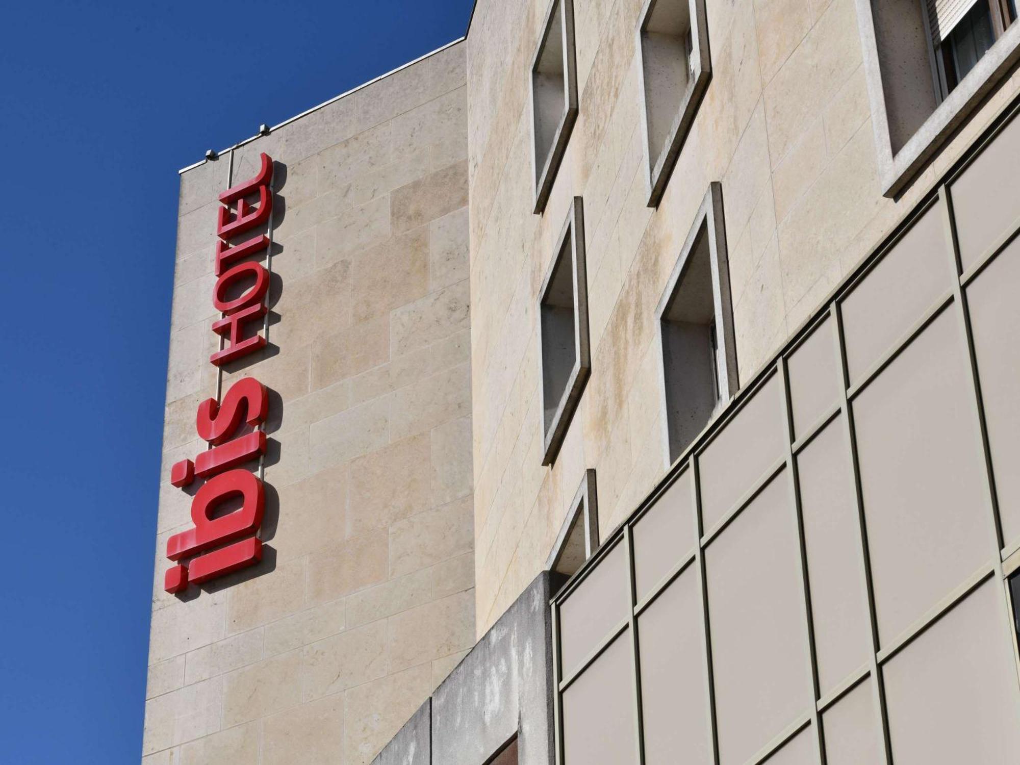 Ibis Шатору Экстерьер фото